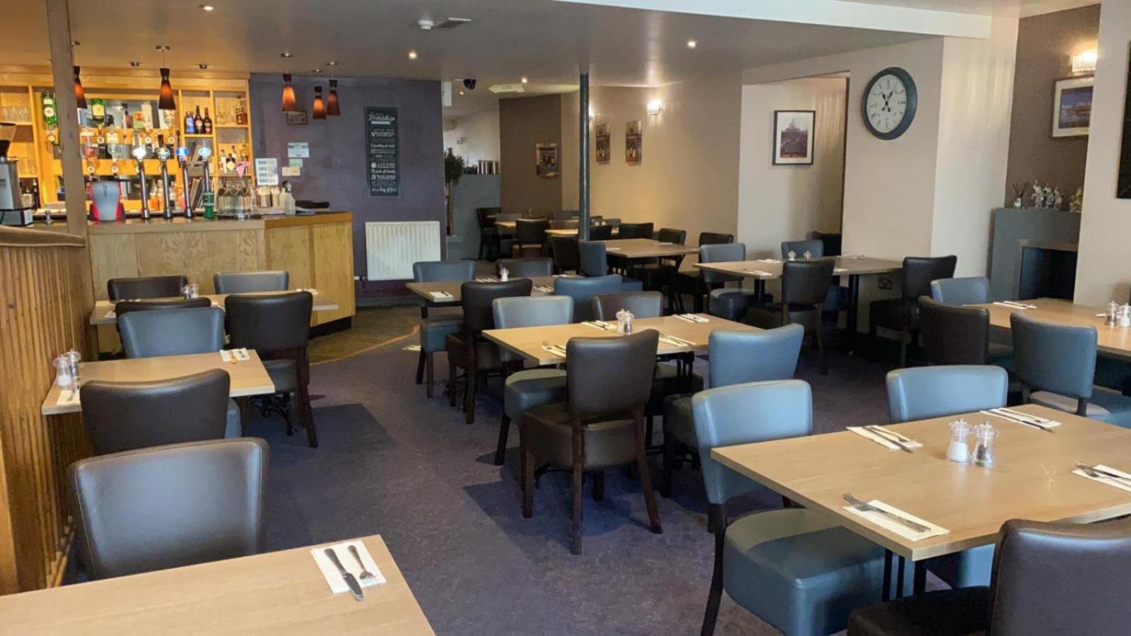 The Kings Head Hotel Abergavenny Exteriör bild
