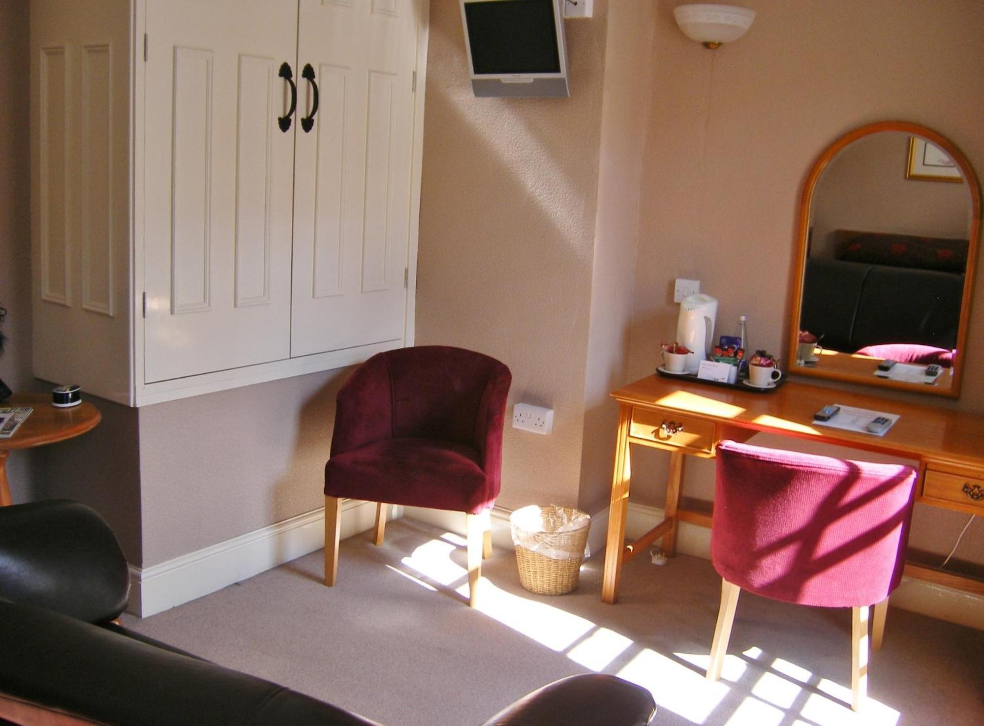 The Kings Head Hotel Abergavenny Exteriör bild