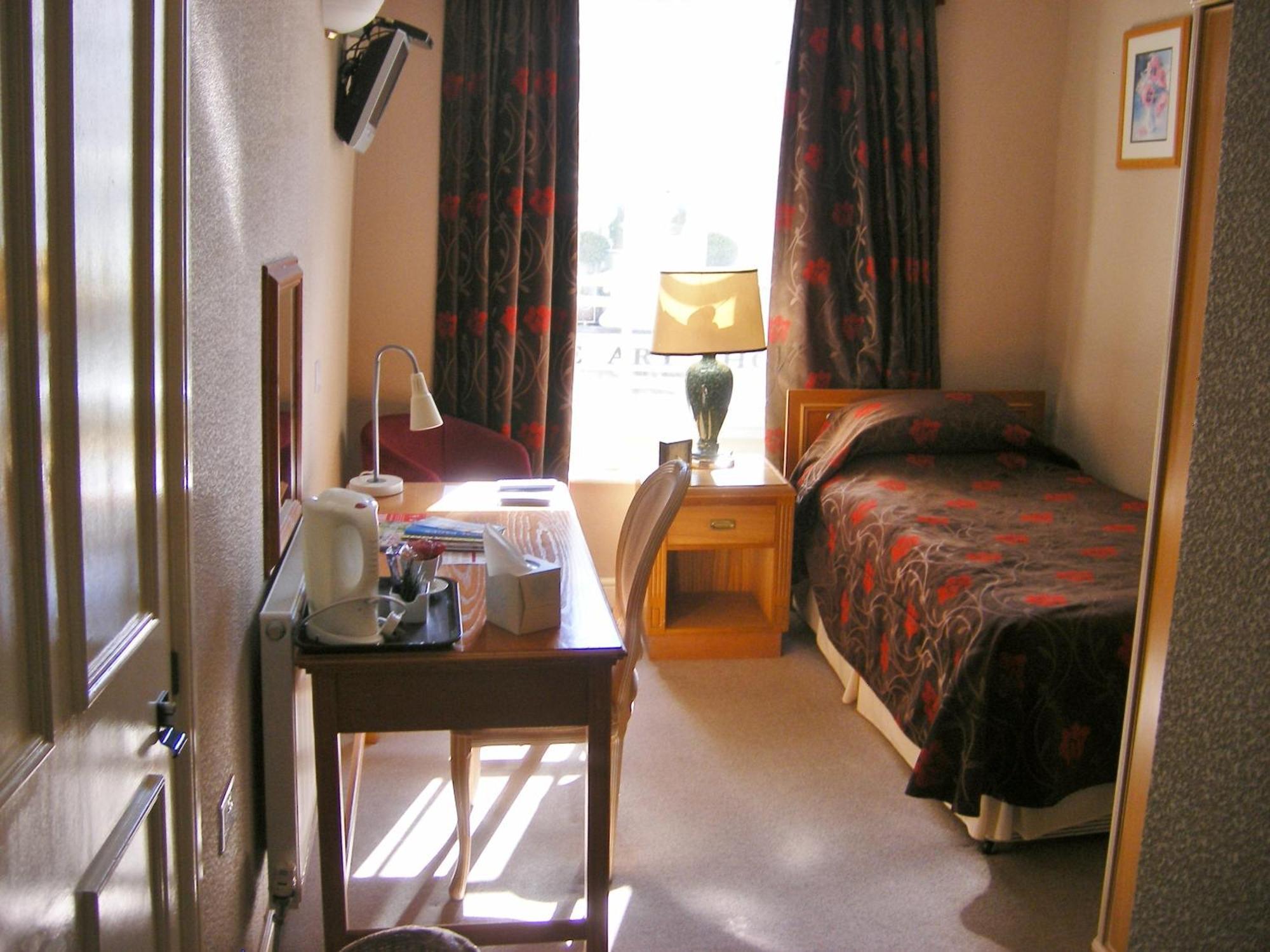 The Kings Head Hotel Abergavenny Exteriör bild