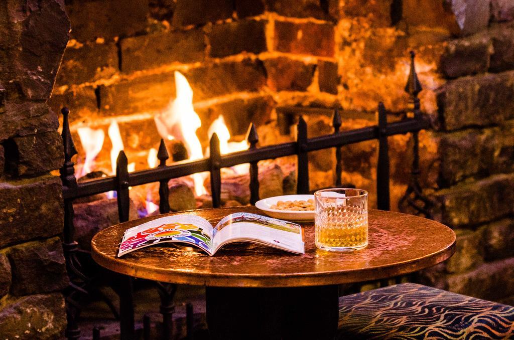 The Kings Head Hotel Abergavenny Exteriör bild