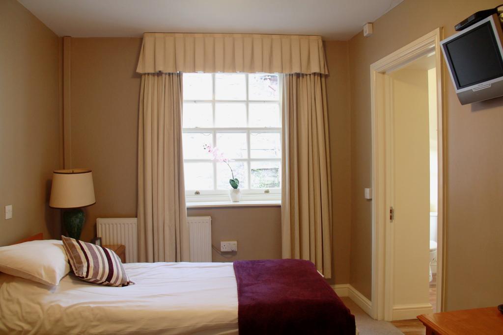 The Kings Head Hotel Abergavenny Exteriör bild