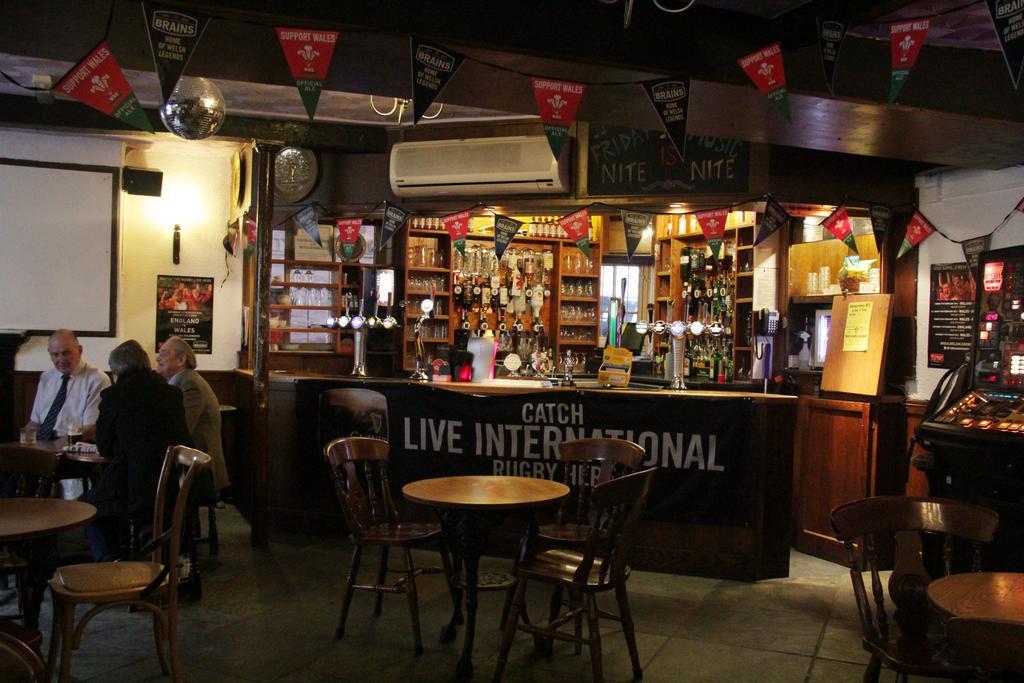 The Kings Head Hotel Abergavenny Exteriör bild