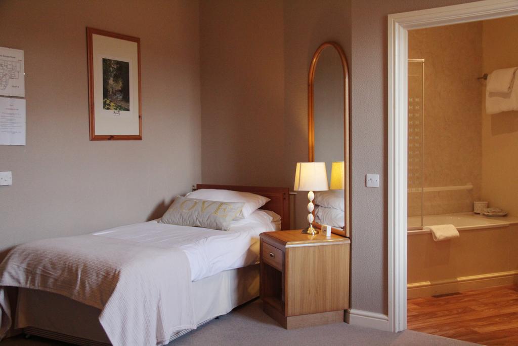 The Kings Head Hotel Abergavenny Exteriör bild
